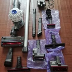 アタッチメント多数　ダイソンV 6  掃除機　