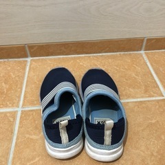 18センチ　スニーカーの画像