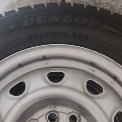 スタッドレスタイヤ中古　4本セットホイール付きの画像