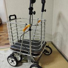 美品！値下げしました！シルバーカー　農作物や、ゴミの日の運搬用にも便利！　　箱あり　室内利用の画像