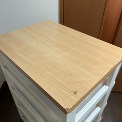 4段　衣装ケースの画像