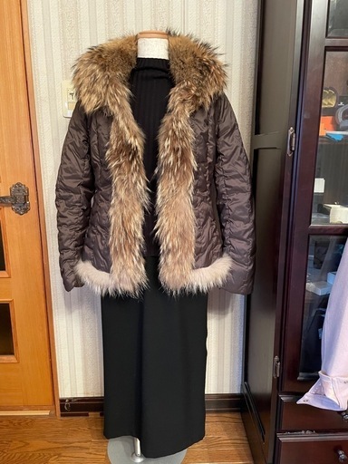 レナウンensuiteダウン　ラクーンファー付き