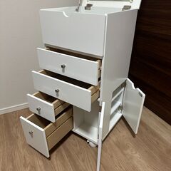 コスメワゴン　の画像