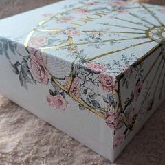 Dior 空き箱　緩衝材付きの画像
