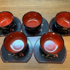 お椀と盆のセット の画像