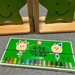 ブックスタンド✳️サクラクレヨン🖍️（Hello kitty付き）決まりました！の画像