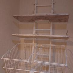 ヤマソロカゴ付き ランドリーラック 洗濯機 突っ張り式  幅60　ホワイトの画像