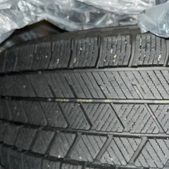 ブリヂストンスタッドレスタイヤ175/65R14　の画像