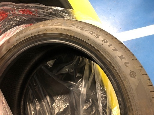 【走行801kmのみ】夏タイヤ4本セット215/45R17