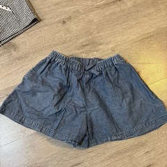 女の子　パーカーと半ズボンまとめ売りの画像
