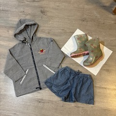 女の子　パーカーと半ズボンまとめ売りの画像