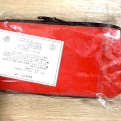 エルモ EVAポーチ セサミストリート  ポーチ　赤　レッド　旅行　文具　文房具　チャック　コスメ　化粧品　筆箱　ペン　の画像