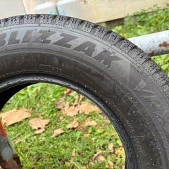 中古スタッドレスタイヤ　 ブリザックVRX2 値下の画像