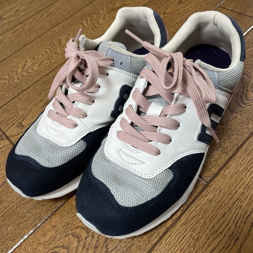 モズ　スニーカー25㎝