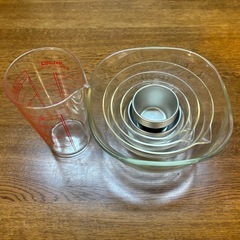 パイレックスなど製菓の調理器具の画像