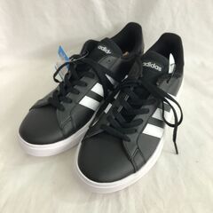 新品未使用品！！　adidas　スニーカー　GW9251　26....