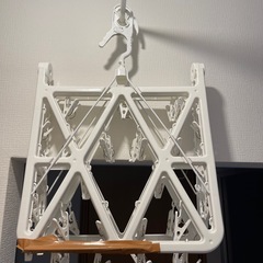 【100円】洗濯物干しの画像