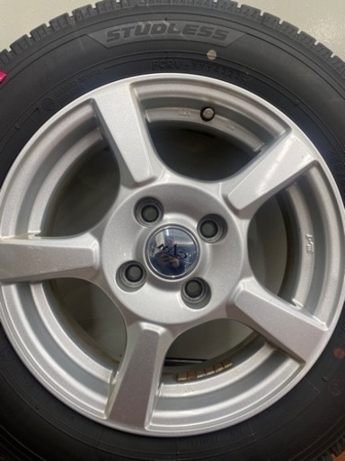 車のパーツ タイヤ、ホイール