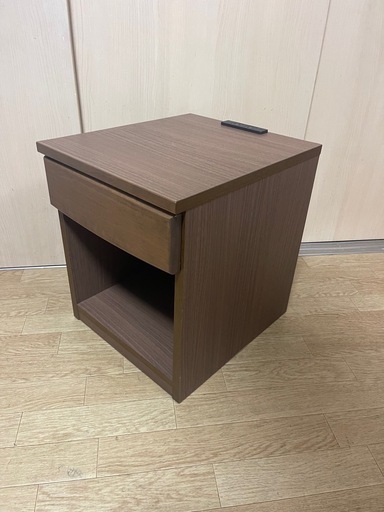 中古 ナイトテーブル アクア 40ナイトテーブル  ベッドサイド ソファサイド コンセント付き