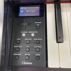 ヤマハ電子ピアノ中古美品YAMAHA  CLP-735R 2020年製　高低調整可能椅子付き の画像