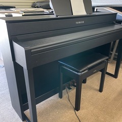 YAMAHA中古美品ヤマハ電子ピアノCLP-535B  2015年製　専用椅子付き の画像