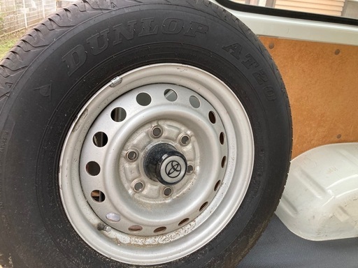 ダンロップ　195/80R15 タイヤ4本セット　ハイエース100系ホイール付き