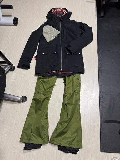 【美品】BURTON スノーボードウェア レディース 上下セット パスケース