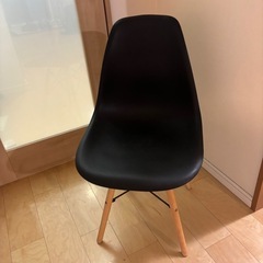 デザイン　ダイニングチェアの画像