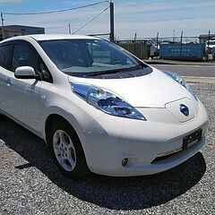 日産リーフ上級グレード『Ｇ』24年式76700ｋｍパールホワイト...