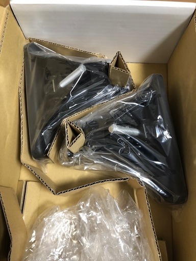直接取引のみ　新品未使用　INNO ステー、バー1セット　イノーINSUT INB165BK ルーフキャリア THULE カートップア
