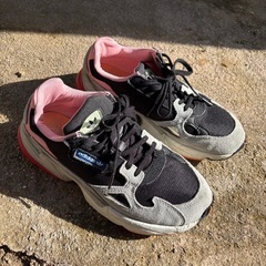 【古着】アディダス　ファルコン　FX1321　限定モデル　24cmの画像