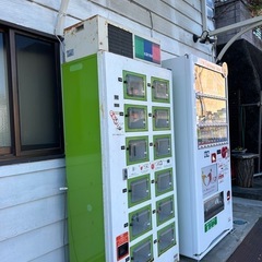 訳あり　稼働
中の自動販売機　の画像