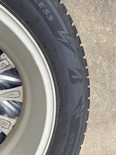 スタッドレスタイヤ 225/65R17  冬用タイヤ　ブリザック dmv 3