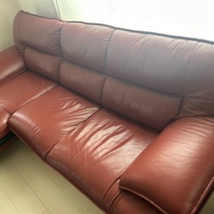 ニトリ/nitori 3人掛けカウチソファ L字ソファ 幅約240cm 本革+合成皮革 赤黒 
の画像