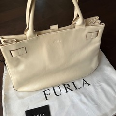 美品　FURLA アイボリー レザー ハンドバッグの画像