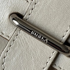 美品　FURLA アイボリー レザー ハンドバッグの画像