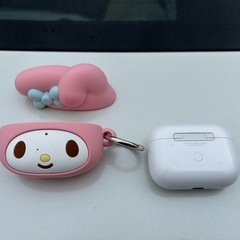 AirPods Pro充電器(イヤホン無し)とかわいいケースの画像