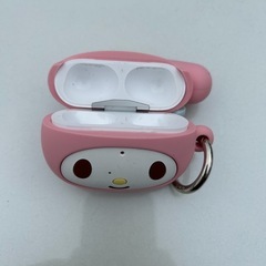 AirPods Pro充電器(イヤホン無し)とかわいいケースの画像