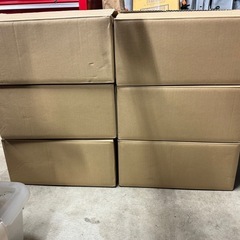 CDまとめ売り 1箱約100枚 1枚20円　在庫4箱ありフリマ商...