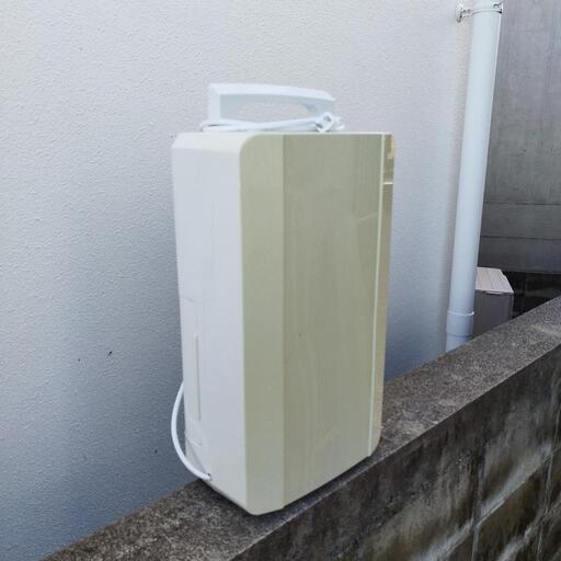 衣類乾燥機　山善除湿機　2019年式