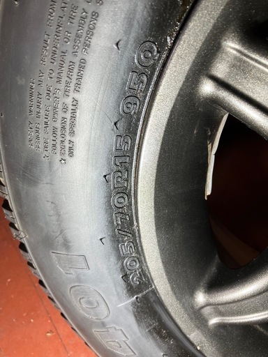 5穴15インチ6Jホイール、205/70R15スパイクタイヤ
