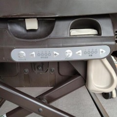 Combi  ネムリラ　電動バウンサー
