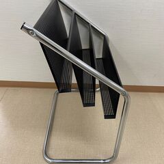 マガジンラック パンフレットラック 　PULS　プラスの画像