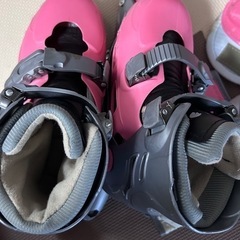 子供用サイズ調整機能付インラインスケートの画像