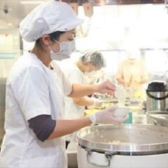 【保育園給食のパート調理補助】11:30～16:00／週4日～／...