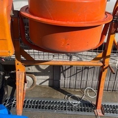 商談中　　まだ値下げました　 モルタルミキサー