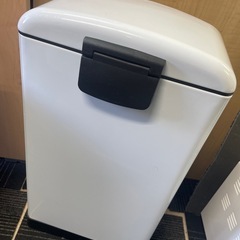 ◆早い方優先!!　ホワイト　ゴミ箱☆の画像
