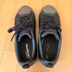 adidas スニーカー26.0㎝の画像