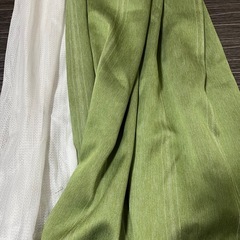 カーテンとレースカーテンセットの画像