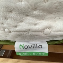 クイーンサイズ　ベットフレーム+マットレスセットの画像